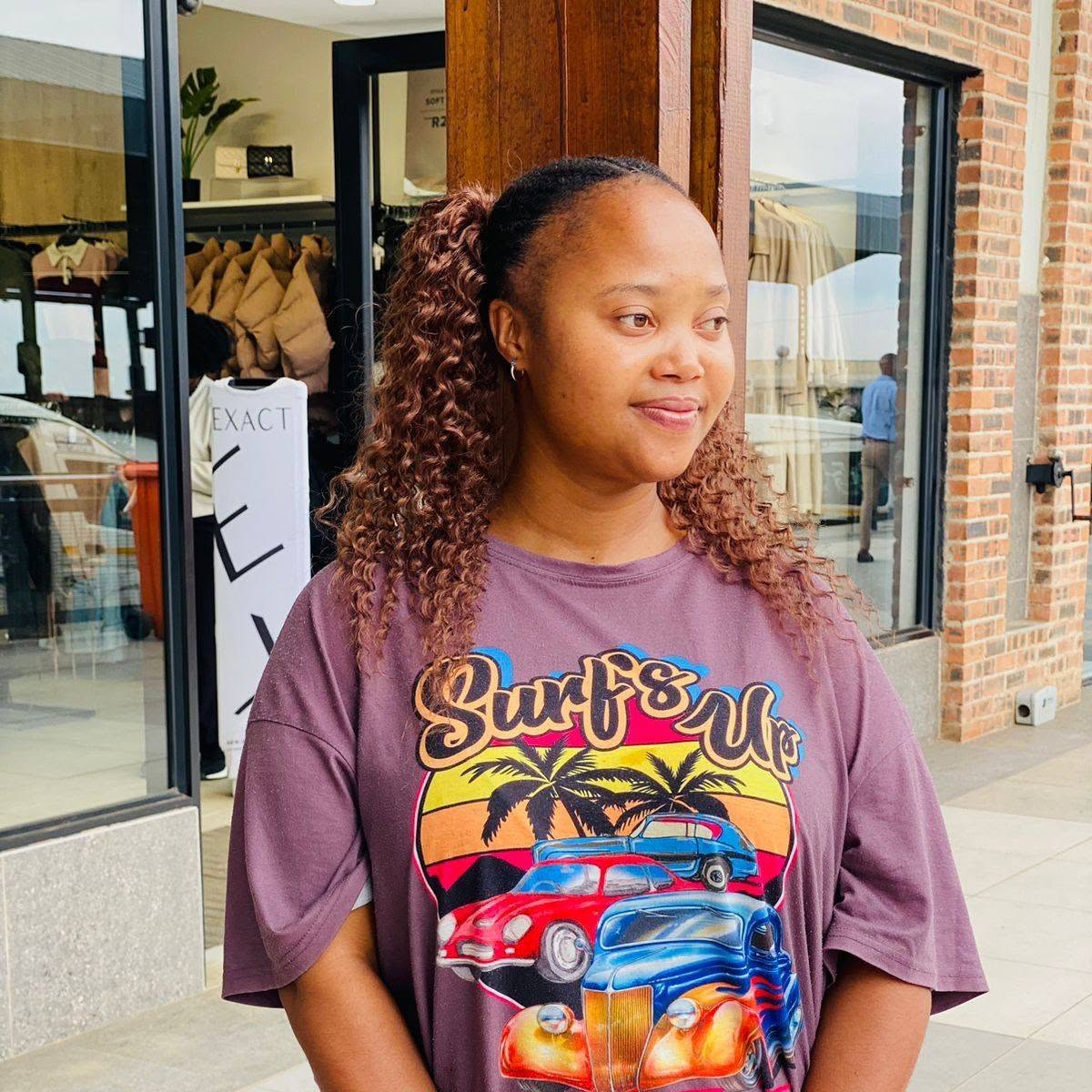 Yonela Deyi — owner of YONNIE DEE'S iPhones